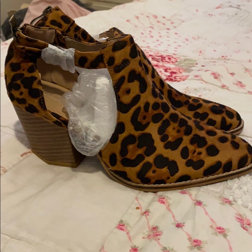 Heeled booties